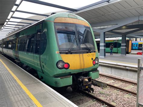 Southern Class 171 727 At London Bridge By Tsresort On Deviantart