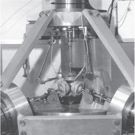 Talyrond Roundness Measuring Instrument With The Fixture Used To Rotate