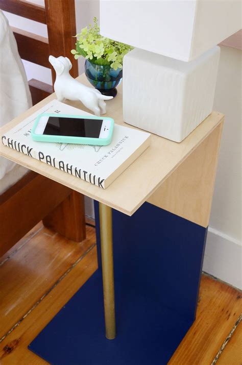 C Table DIY - Incredibly Easy Wooden C-Shaped Side Table