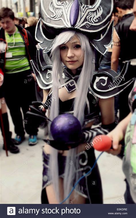 League of Legends Cosplay Stock Photo: 69269410 - Alamy