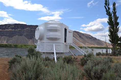 Photo 6 of 17 in A Lunar Lander-Inspired Tiny House is an Otherworldly ...