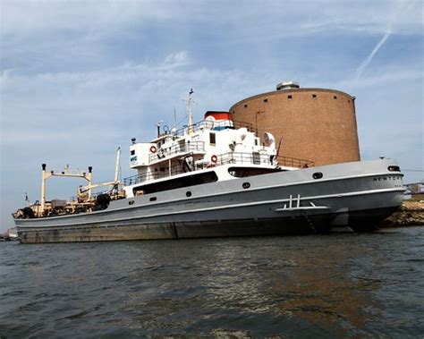 Newtown Creek Sludge Vessel Dep Hunts Point Water Polluti Flickr