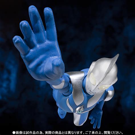 Ultra Act Ultraman Cosmos Luna Mode | CollectionDX