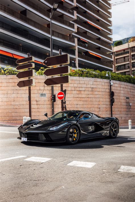 Black Ferrari Laferrari