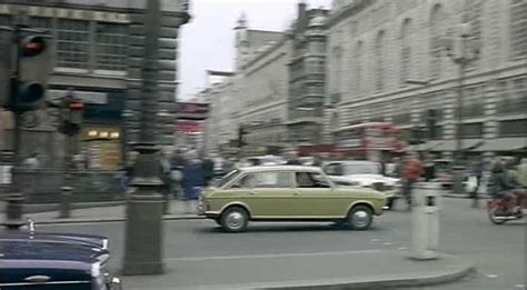 IMCDb org 1971 Austin Maxi MkII ADO14 in Nadie oyó gritar 1973