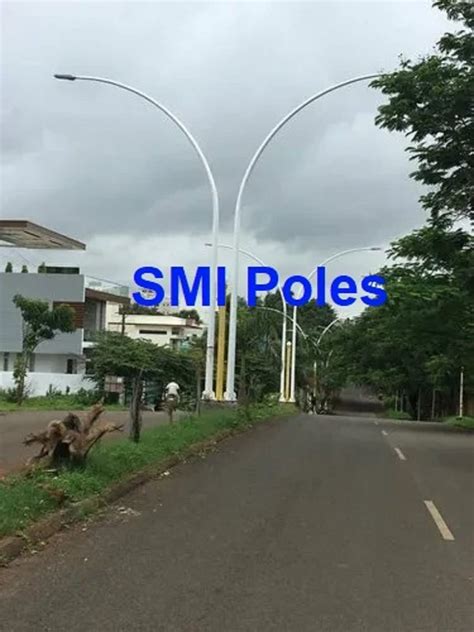 Mild Steel Single Arm Ms Tubular Design Arm Pole For Street Length 7