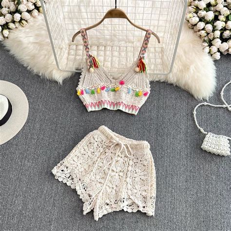 Set đồ bơi bikini len móc món quần hoa to áo bra thổ cẩm không mút