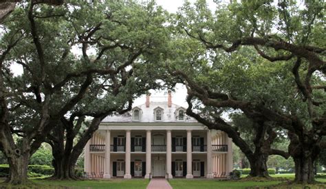 A tour and overnight stay at Oak Alley Plantation - Just Short of Crazy