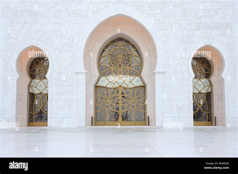 Arabic Ornate Door Uae Hi Res Stock Photography And Images Alamy