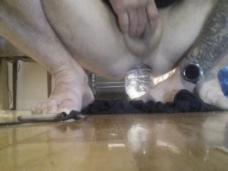 水瓶插入和 Pornhub Gay