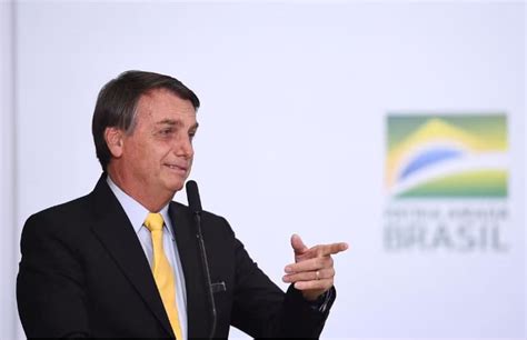 It Lia Diz Que Jair Bolsonaro N O Pediu Cidadania O Tempo