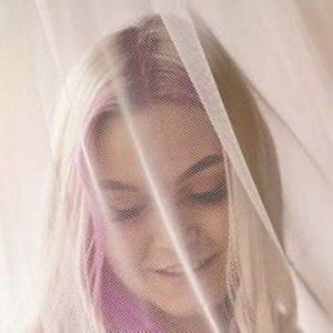 10 Hot Sexy Victoria Trengereid Sara Bikini Pics