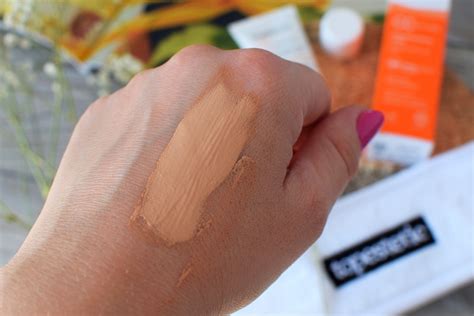 Krem CC C-Vit Sesderma – delikatny podkład wyrównujący koloryt skóry