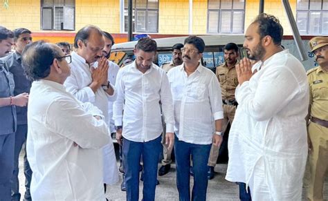 Baba Siddique Murder News Politicians Actors At Baba Siddiques Last