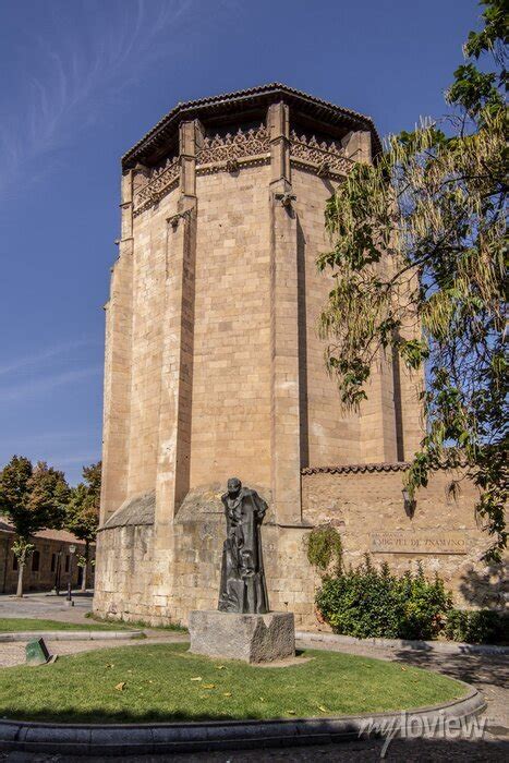 Estatua De Unamuno Frente Al Convento De La Anunciaci N Conocido Wall