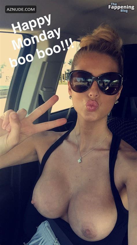 Emma Hernan Nude Selfie Releaved AZNude