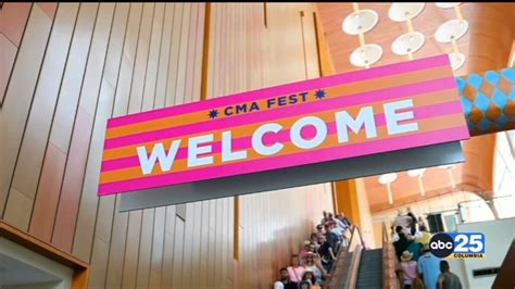 Cma Fest Opens In Nashville Abc Columbia