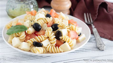 Pasta Fredda Pomodori E Mozzarella Ricetta Primo Piatto Estivo