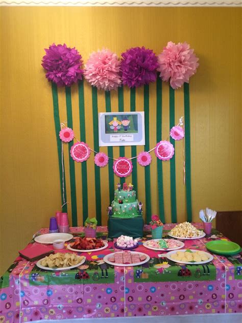 Ben and Holly party table | Ben e holly, Festa, Festa infantil