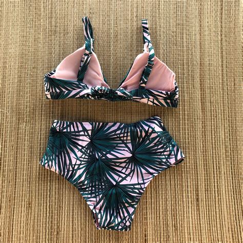 Biquíni Top Laço Hot Pants Recortes Plus Size Folhagens Dondoca Moda Feminina Dondoca