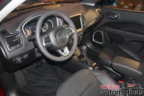 2017 Jeep Compass interior live image