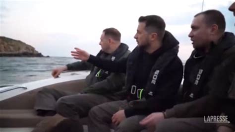 Ucraina Zelensky Visita Isola Serpenti