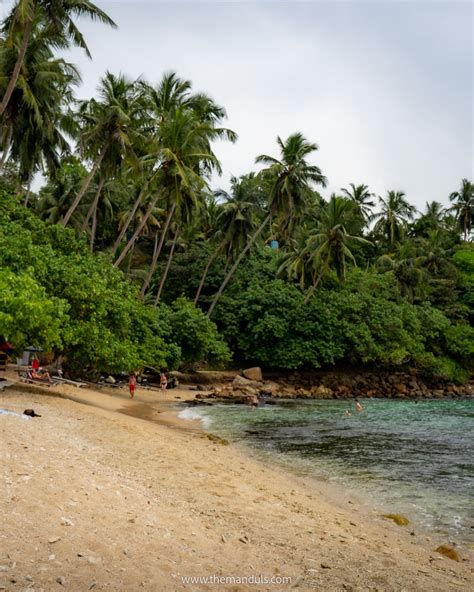 Visiting Secret Beach Mirissa - the hidden gem of Sri Lanka