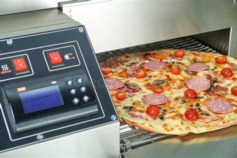 Forno El Trico Industrial Da Pizza Para Abastecer Equipamento