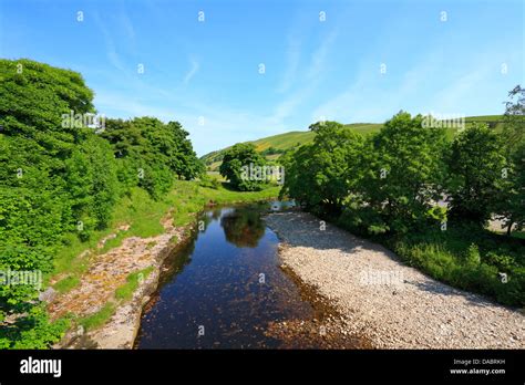 The River Wharfe in Kettlewell, Wharfedale, North Yorkshire, Yorkshire ...