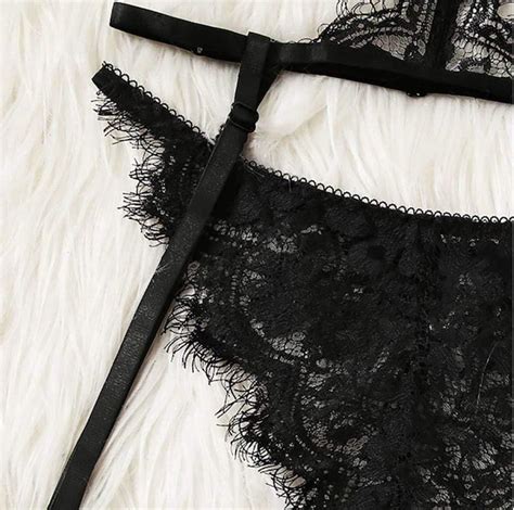 Snapklik Sexy Floral Lace Scallop Sheer Underwire Push Up Garter Belt Lingerie Set For