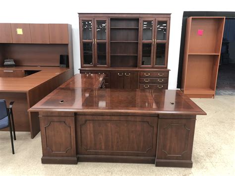 Kimball Presidential Traditional Desk Set For Sale In Columbus Oh