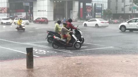 快訊／下班注意！5縣市豪、大雨開炸｜東森新聞