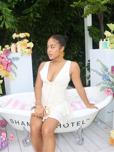 Candice J. | Miami Influencer | Content Creator💕 | I come alive in the