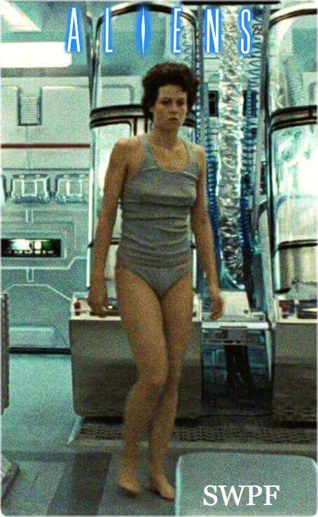 Very Sexy Sigourney Weaver as Ripley in 2022 | Sigourney weaver, Movie ...