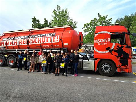 Wkn Aktion Lkw Der Fischer Gmbh Bei Sch Lern Der Vs Wilhelmsburg St