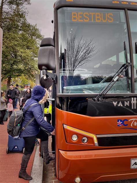 Guides explain why the Sky Bus is the best way to travel 7