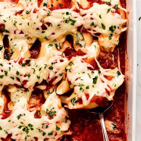 3 Cheese Stuffed Shells Garnish Glaze