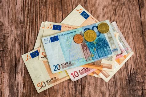 Geld Bestellen Eurobiljetten En Munten Kbc Bank Verzekering