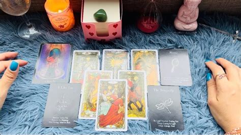 Por que não paro de pensar Nele a Consulta de Tarot Online