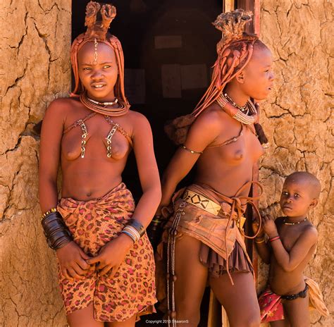 African Tribe Girl Nude Foto Di Donne