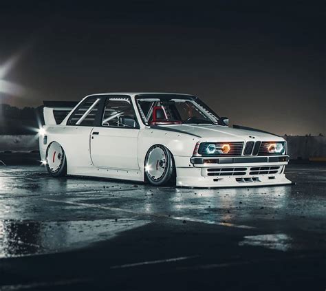 E30 Bmw “m3” Sharknose Shows Amazing Hexagonal Lights Autoevolution