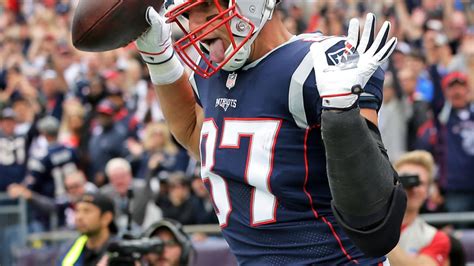 Patriots Te Rob Gronkowski Announces Retirement