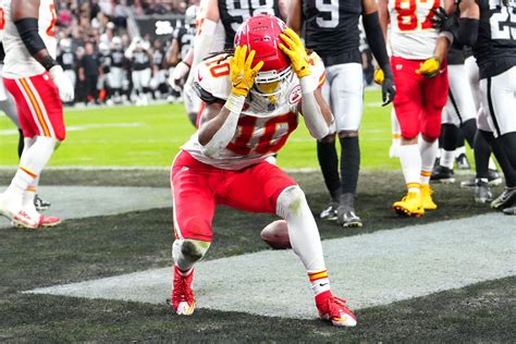 Chiefs RB Isiah Pacheco Clears Concussion Protocol