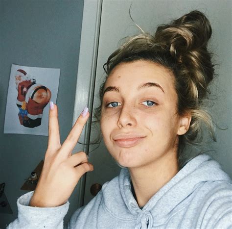 Pin By Leoura Juliet On Emma Chamberlain Emma Chamberlain