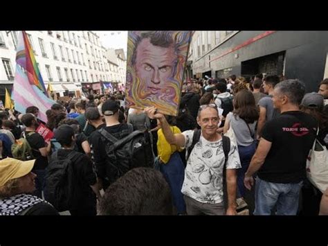 Milhares de pessoas protestam em França contra a escolha do primeiro