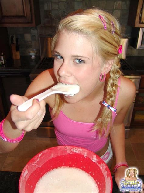 Blonde Gets Naked And Shows Her Tits And Pussy Porn Pictures XXX Photos Sex Images 3130423