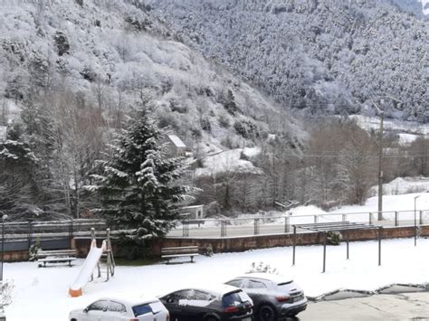 La Nieve Obliga Al Uso De Cadenas En Algunas Carreteras Del Pirineo