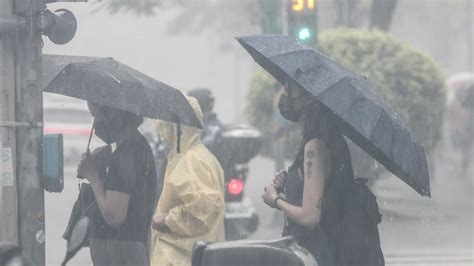 雨彈開炸！19縣市午後大雨特報 雙北、花蓮慎防大雷雨 旅遊飲食 太報 Taisounds