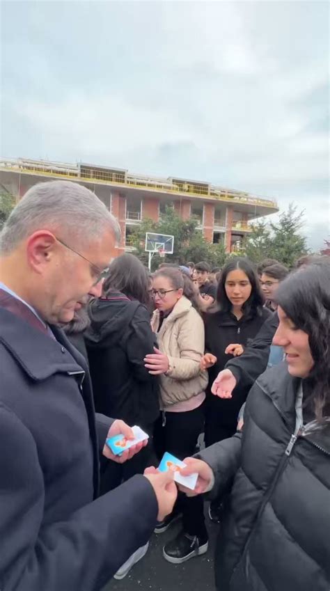 Hilmi Türkmen on Twitter Gençlere 2 GB hızlı internet kart hediyesi