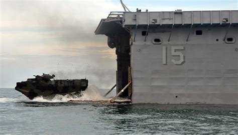 31 Amphibious Ships are ‘Not Enough,’ Expert Says (UPDATED)